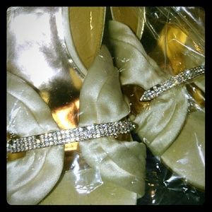 Badgley Mischka Peep Toe Pumps